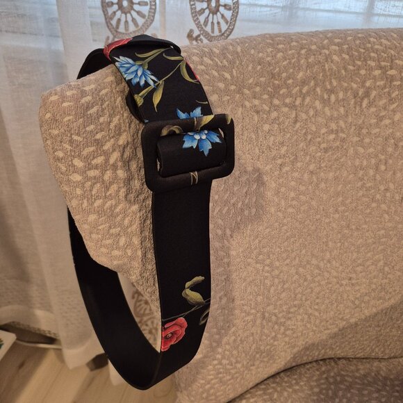 NEW SAKS % AVE floral belt size L - Picture 1 of 4